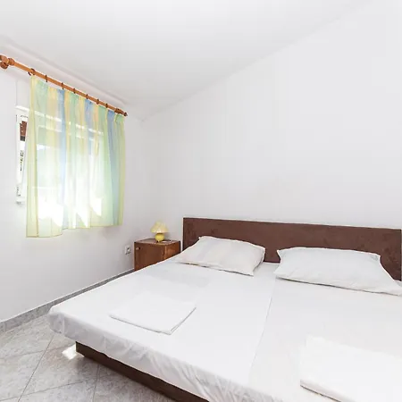 2 Bedroom Stunning In Apartment