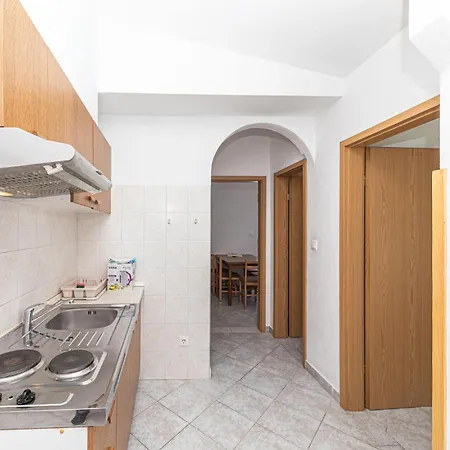 2 Bedroom Stunning In *