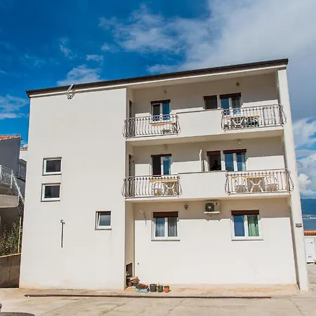 2 Bedroom Stunning In Apartment *