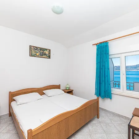 Apartment 2 Bedroom Stunning In *