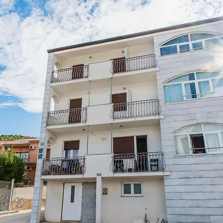 Apartment 2 Bedroom Stunning In Slatine